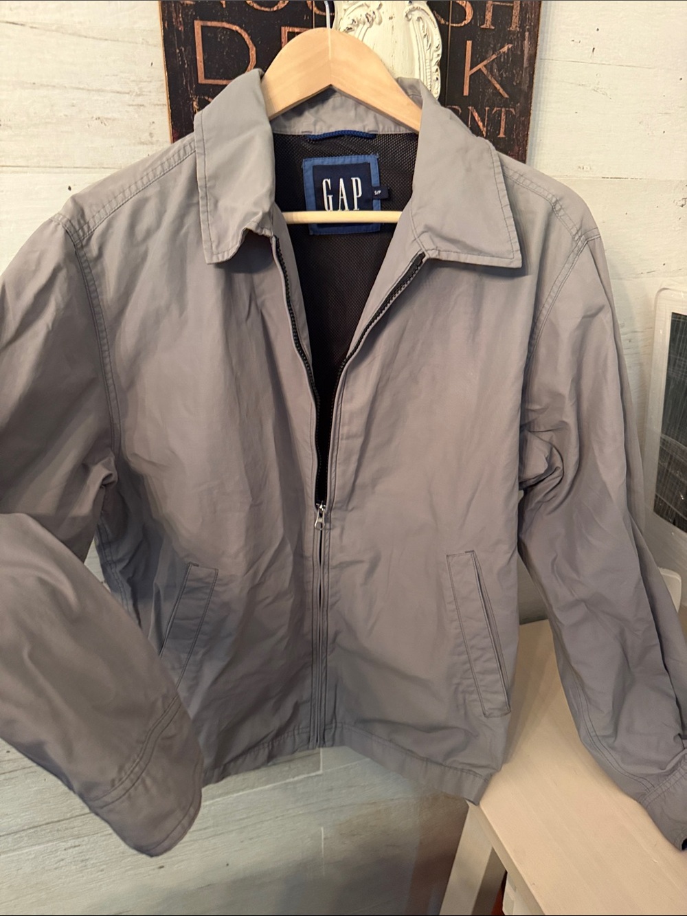Vintage GAP Summer 2001 Men's Light Gray Zip-Up Nylon/Cotton Jacket